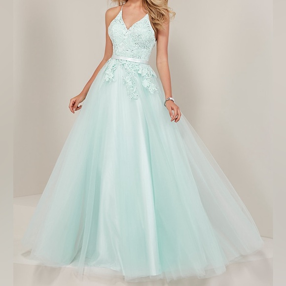 Tiffany Designs Dresses & Skirts - Tiffany Designs 16362 size 2 aqua a line dress with tulle. Tie up back